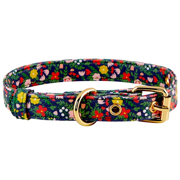 Santa Barbara Design Floral Saffiano Dog Collar, Leash, Waste Bag Carrier Set - Picture 2 of 6